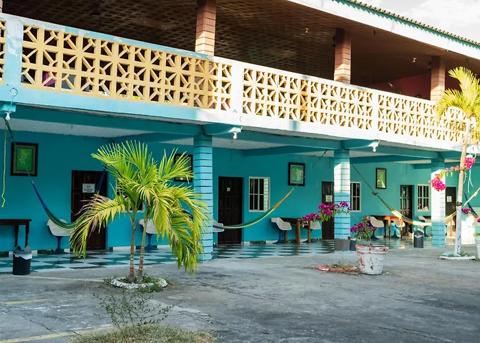 Hotel Y Restaurante Leones Marinos